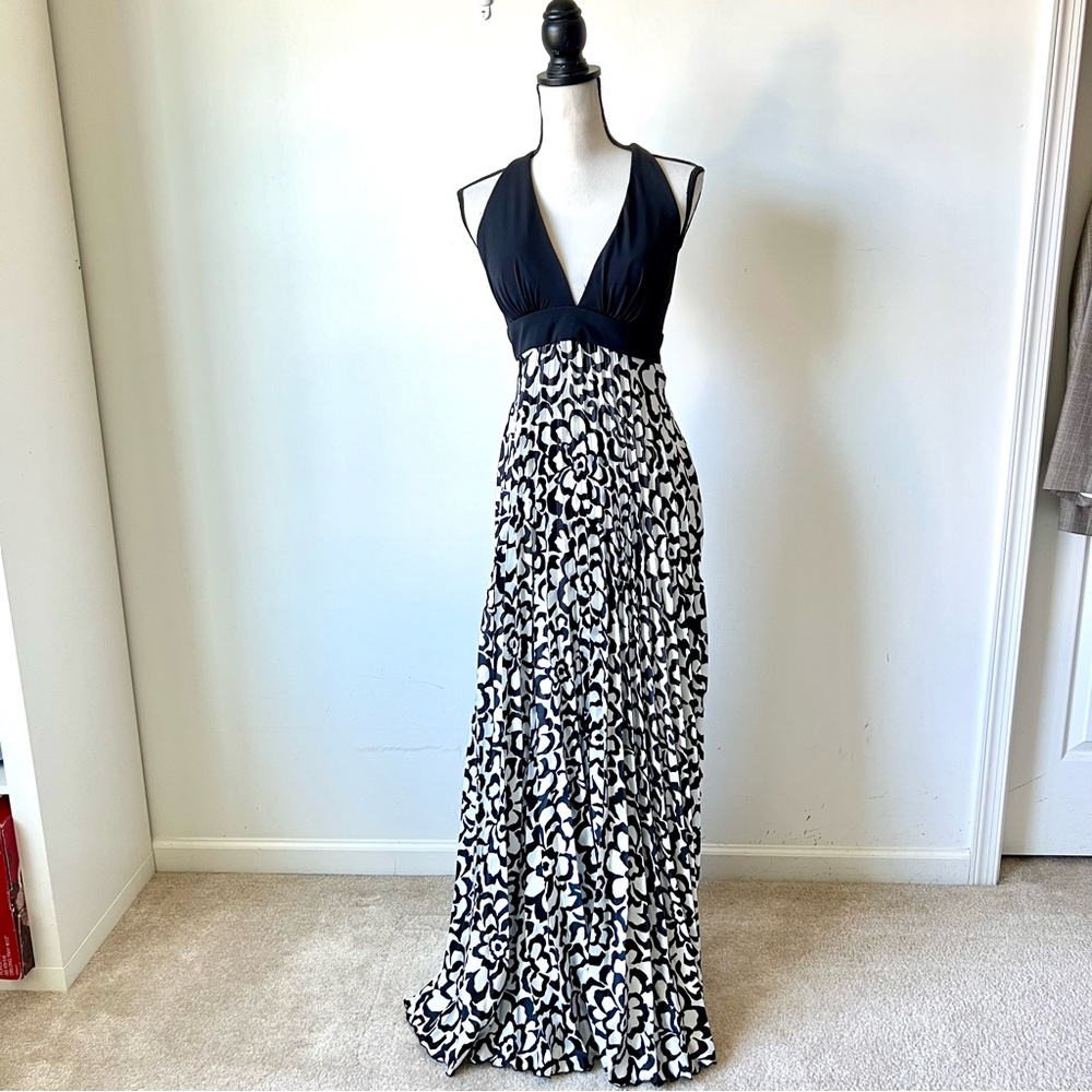 BETSEY & ADAM V-Neck Floral Pleated Halter Prom Gown—SZ. 6 - Picture 1 of 13